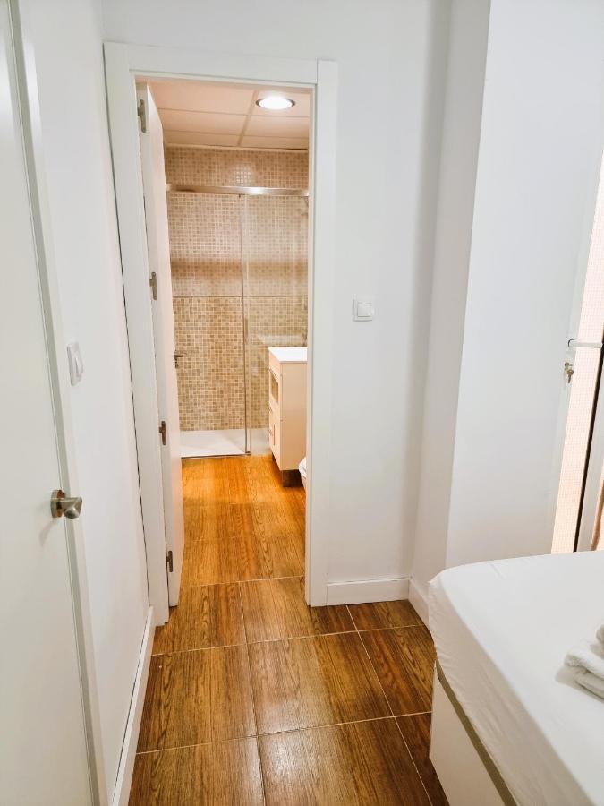 Claudia Tourist Apartment Alicante Bagian luar foto