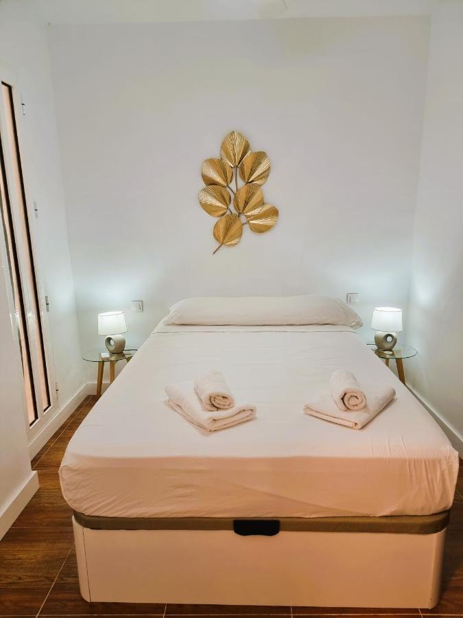 Claudia Tourist Apartment Alicante Bagian luar foto