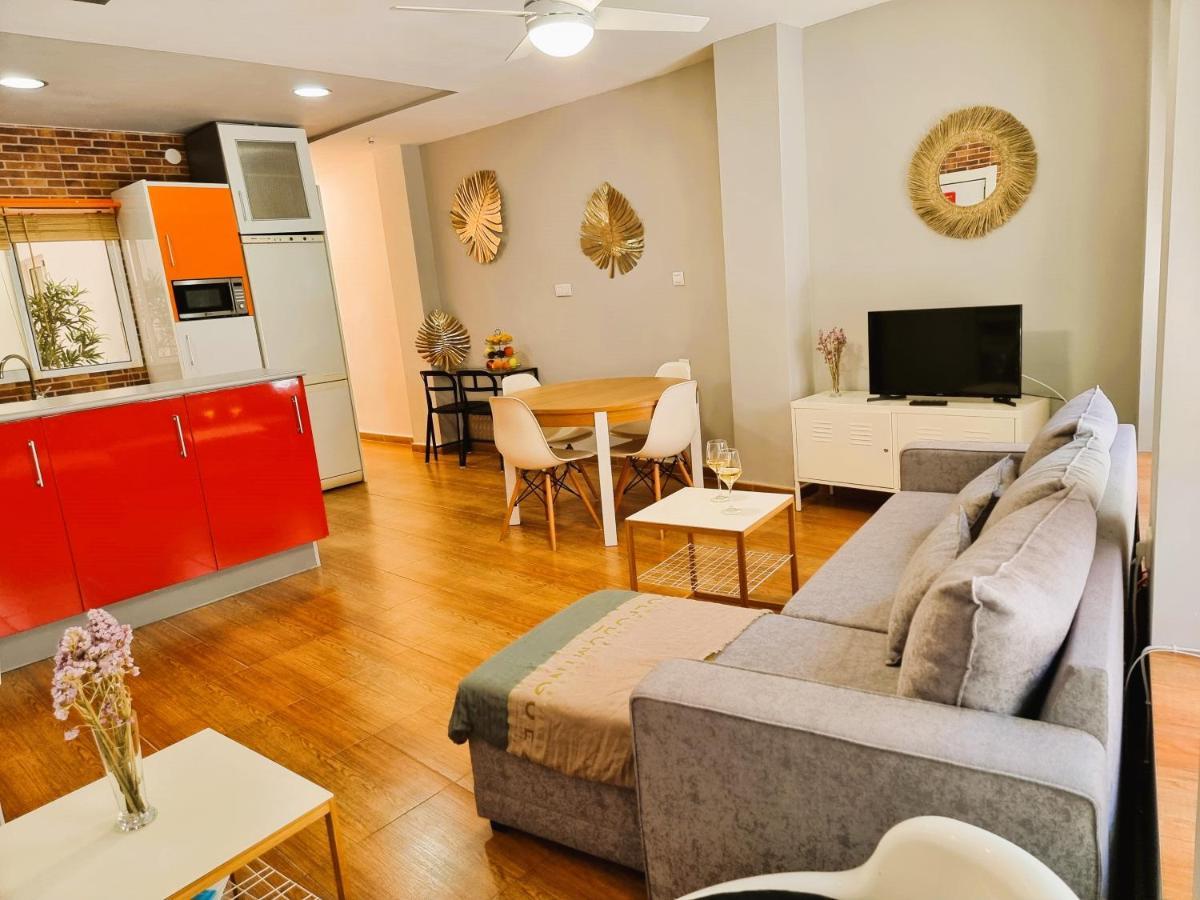 Claudia Tourist Apartment Alicante Bagian luar foto
