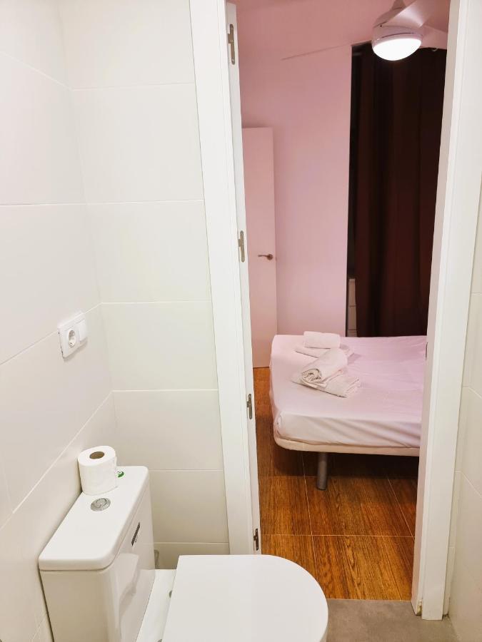 Claudia Tourist Apartment Alicante Bagian luar foto