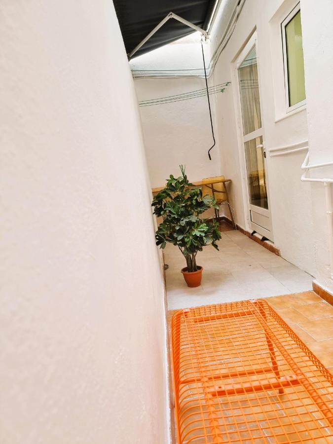 Claudia Tourist Apartment Alicante Bagian luar foto