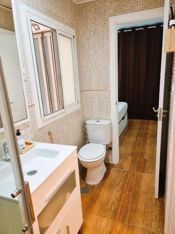 Claudia Tourist Apartment Alicante Bagian luar foto