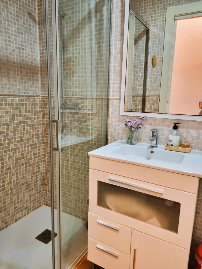 Claudia Tourist Apartment Alicante Bagian luar foto