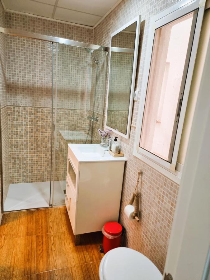 Claudia Tourist Apartment Alicante Bagian luar foto