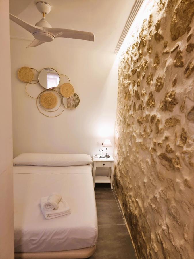 Claudia Tourist Apartment Alicante Bagian luar foto